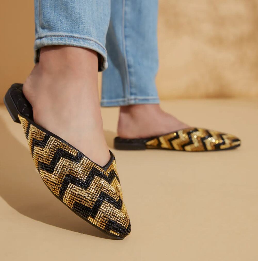 Birdies Swan Mule in Black and Gold Deco Beaded Chevon Satin Size 6.5 NWOB
